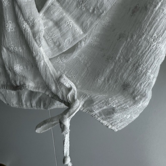 Urban Renewal Remnants Eyelet Ruffle Wrap Top size S - Picture 5 of 6